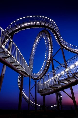 Обои ночь, парк, германия, горки, голубое небо, duisburg, night, park, germany, slides, blue sky разрешение 2048x1356 Загрузить