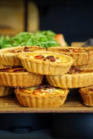 Обои зелень, еда, овощи, выпечка, начинка, тарталетки, greens, food, vegetables, cakes, filling, tartlets разрешение 6000x3376 Загрузить