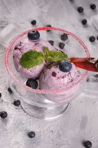 Обои мята, ягода, мороженое, черника, шоколад, десерт, mint, berry, ice cream, blueberries, chocolate, dessert разрешение 2048x1342 Загрузить