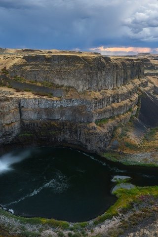 Обои скала, поток воды, водопад, чечня, rock, the flow of water, waterfall, chechnya разрешение 2048x1344 Загрузить