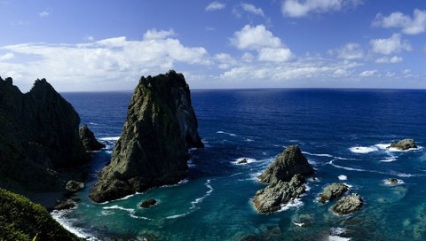 Обои небо, скалы, камни, берег, волны, море, the sky, rocks, stones, shore, wave, sea разрешение 2048x1536 Загрузить