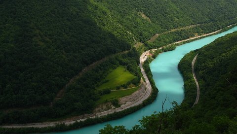 Обои дорога, река, горы, зелень, изгиб, красота., река соча, road, river, mountains, greens, bending, beauty., the soča river разрешение 1920x1200 Загрузить