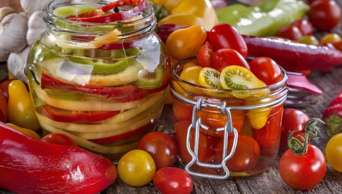 Обои овощи, помидоры, банки, паприка, консервирование, заготовки, vegetables, tomatoes, banks, paprika, preserving, billet разрешение 4992x3328 Загрузить