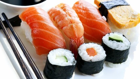 Обои ломтики, лосось, палочки, тофу, рис, красная рыба, суши, тигровые креветки, роллы, морепродукты, креветки, японская кухня, slices, salmon, sticks, tofu, figure, red fish, sushi, tiger prawns, rolls, seafood, shrimp, japanese cuisine разрешение 1920x1280 Загрузить