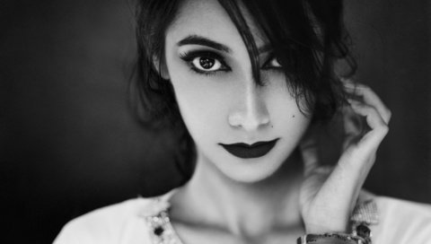 Обои глаза, девушка, портрет, взгляд, чёрно-белое, eyes, girl, portrait, look, black and white разрешение 4928x3264 Загрузить