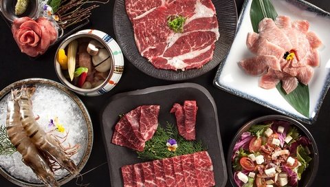 Обои мясо, салат, морепродукты, креветки, ассорти, бекон, meat, salad, seafood, shrimp, cuts, bacon разрешение 2400x1600 Загрузить