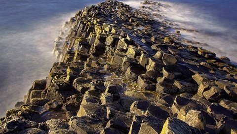 Обои море, скала, побережье, северная ирландия, базальт, мостовая гигантов, sea, rock, coast, northern ireland, basalt, bridge of the giants разрешение 2048x1364 Загрузить