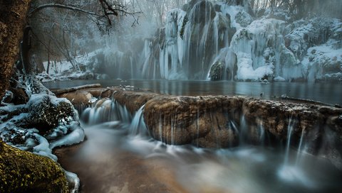 Обои река, robert didierjean, замерзший водопад, скалы, природа, лес, водопад, иней, сосульки, заморозки, river, rocks, nature, forest, waterfall, frost, icicles, freezing разрешение 1920x1200 Загрузить