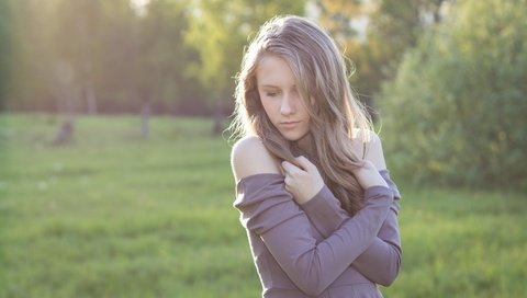 Обои девушка, портрет, взгляд, лицо, длинные волосы, голые плечи, girl, portrait, look, face, long hair, bare shoulders разрешение 2048x1365 Загрузить