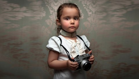 Обои портрет, взгляд, лицо, ребенок, камера, размытие, gевочка, bill gekas, portrait, look, face, child, camera, blur, girl разрешение 3000x1800 Загрузить