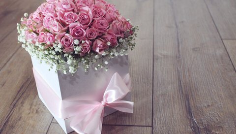 Обои цветы, розы, букет, розовые, лента, подарок, коробка, цветком, flowers, roses, bouquet, pink, tape, gift, box, flower разрешение 2112x1188 Загрузить