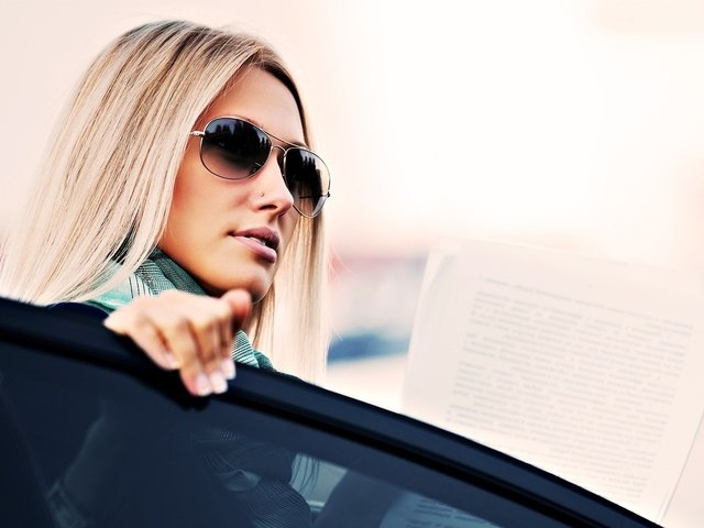 Обои девушка, блондинка, взгляд, авто, солнечные очки, girl, blonde, look, auto, sunglasses разрешение 1920x1080 Загрузить