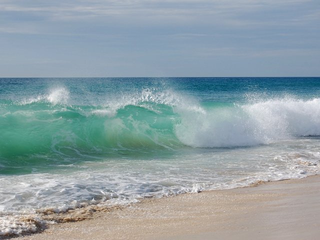 Обои небо, волны, море, пляж, горизонт, the sky, wave, sea, beach, horizon разрешение 2560x1702 Загрузить