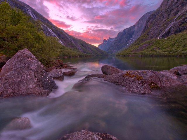 Обои озеро, горы, lake, mountains разрешение 2048x1553 Загрузить