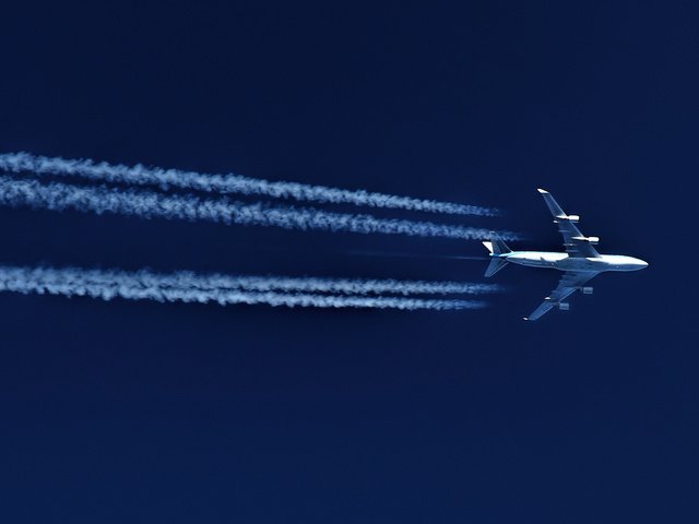 Обои небо, самолет, полет, скорость, след, боинг, the sky, the plane, flight, speed, trail, boeing разрешение 1920x1200 Загрузить