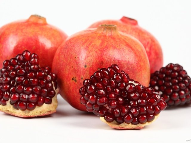 Обои фрукты, зерна, белый фон, гранат, fruit, grain, white background, garnet разрешение 1920x1280 Загрузить