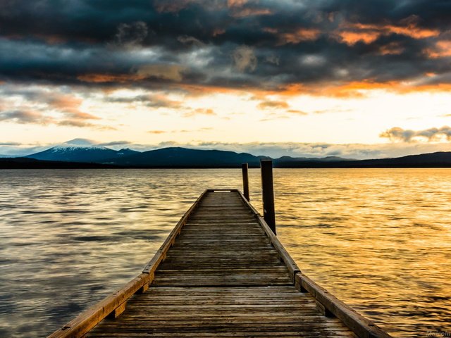 Обои вечер, озеро, горы, пейзаж, пирс, причал, пристань, the evening, lake, mountains, landscape, pierce, pier, marina разрешение 2048x1357 Загрузить