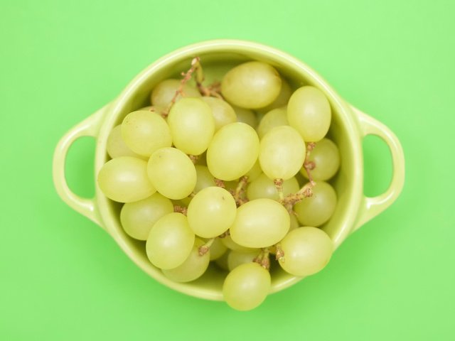 Обои виноград, чашка, green cubed, grapes, cup разрешение 2048x1487 Загрузить