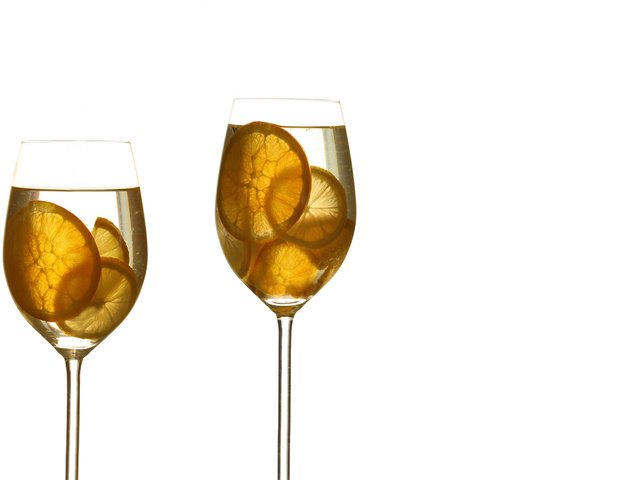 Обои лимон, напитки, бокалы, lemon, drinks, glasses разрешение 2048x1155 Загрузить