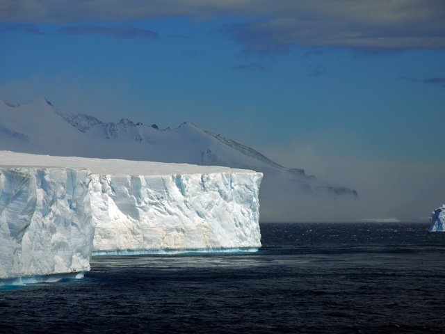 Обои айсберг, антарктика, iceberg, antarctica разрешение 2560x1600 Загрузить