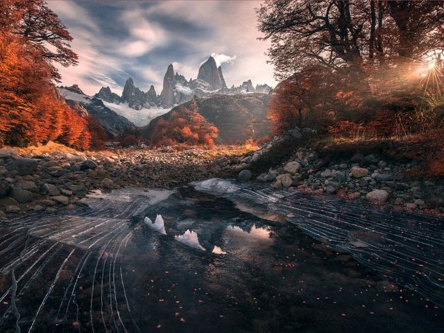 Обои небо, патагония, вода, макс rive, горы, max rive, природа, камни, отражения, отражение, осень, заводь, backwater, the sky, patagonia, water, mountains, nature, stones, reflection, autumn разрешение 2604x1600 Загрузить