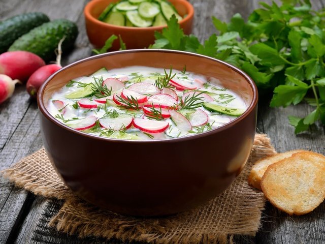 Обои укроп, миска, петрушка, огурец, редис, окрошка, dill, bowl, parsley, cucumber, radishes, hash разрешение 2400x1590 Загрузить