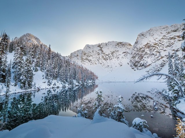 Обои озеро, горы, природа, зима, пейзаж, lake, mountains, nature, winter, landscape разрешение 2880x1800 Загрузить