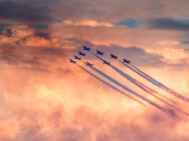 Обои небо, облака, самолет, авиация, самолеты, авиа-шоу, the sky, clouds, the plane, aviation, aircraft, air show разрешение 2560x1707 Загрузить