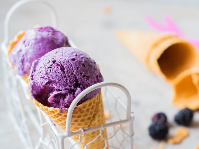 Обои мороженое, черника, 1, десерт, вафельный рожок, ice cream, blueberries, dessert, waffle cone разрешение 8000x5333 Загрузить