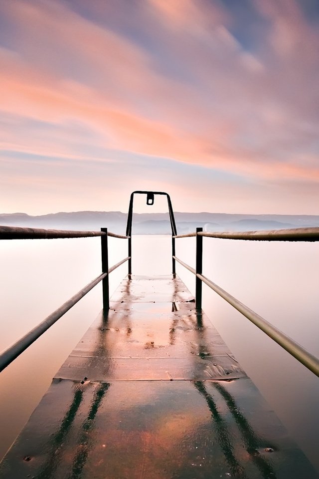 Обои облака, озеро, причал, выдержка, clouds, lake, pier, excerpt разрешение 1920x1440 Загрузить