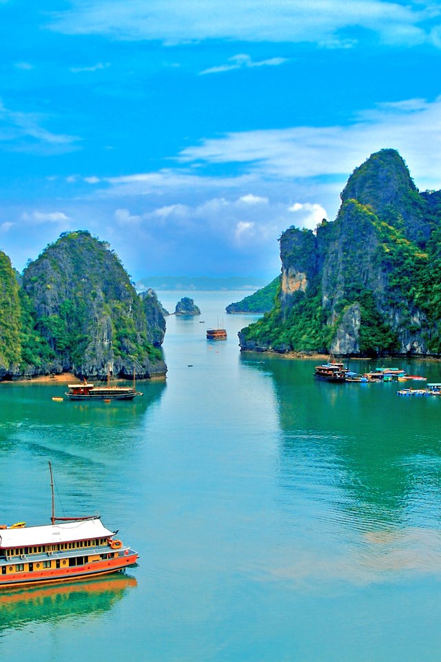 Обои скалы, море, бухта, тропики, вьетнам, rocks, sea, bay, tropics, vietnam разрешение 5079x3040 Загрузить