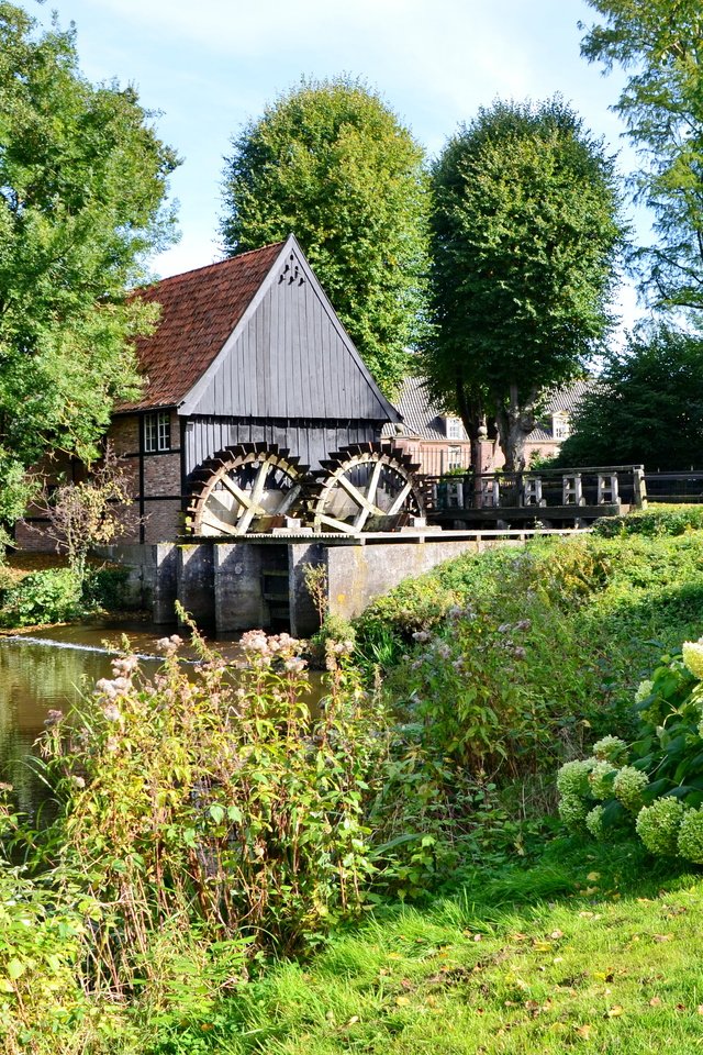 Обои деревья, река, мельница, архитектура, водяная, trees, river, mill, architecture, water разрешение 4928x3264 Загрузить