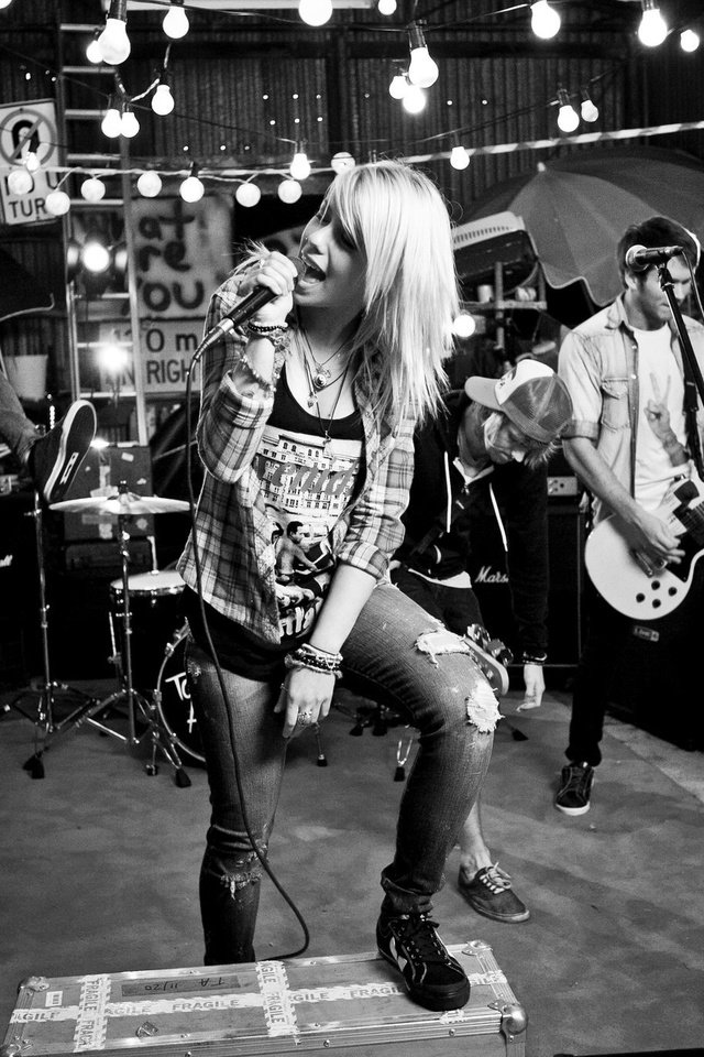 Обои tonight alive, pop punk., jake hardy, cam adler, matt best, whakaio, дженна макдугалл, jenna mcdougall разрешение 2048x1365 Загрузить