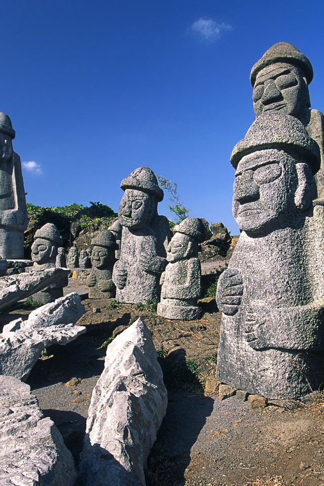 Обои люди, фигуры, статуи, лица, корея, чеджу, каменные, people, figure, statues, face, korea, jeju, stone разрешение 1920x1200 Загрузить