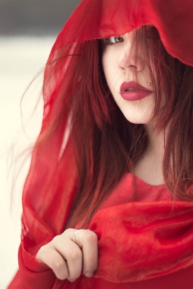 Обои девушка, красная, рыжая, плащ, ткань, лицо, капюшон, girl, red, cloak, fabric, face, hood разрешение 2048x1365 Загрузить