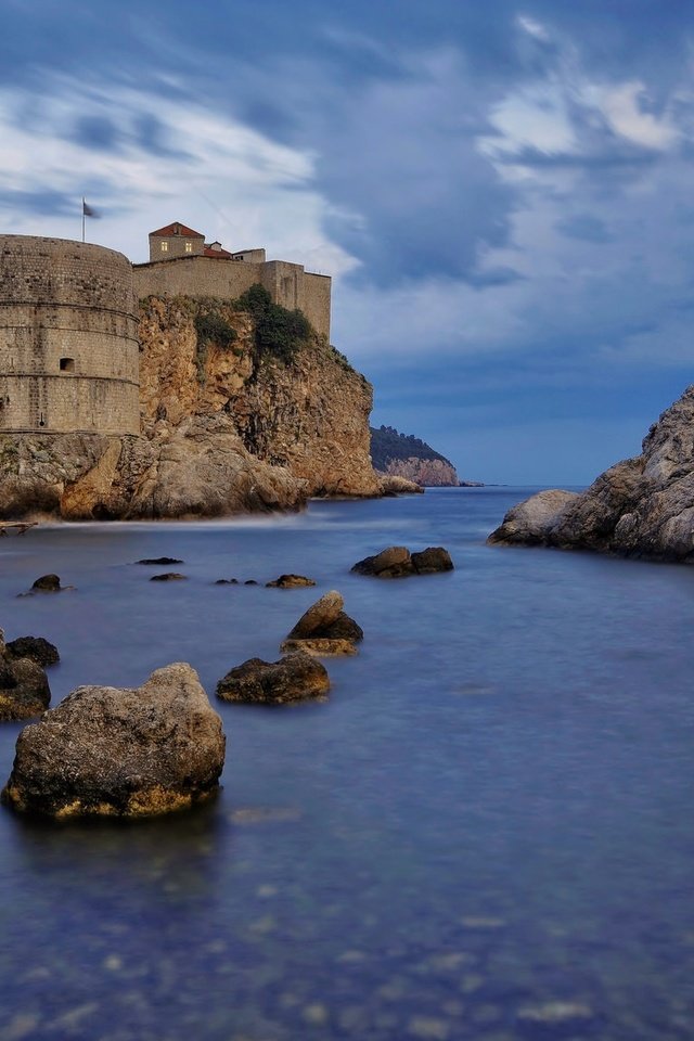 Обои скалы, море, крепость, хорватия, дубровник, rocks, sea, fortress, croatia, dubrovnik разрешение 2048x1153 Загрузить