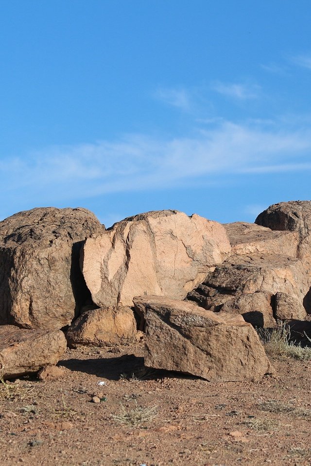 Обои небо, камни, степь, булыжники, the sky, stones, the steppe разрешение 1920x1280 Загрузить