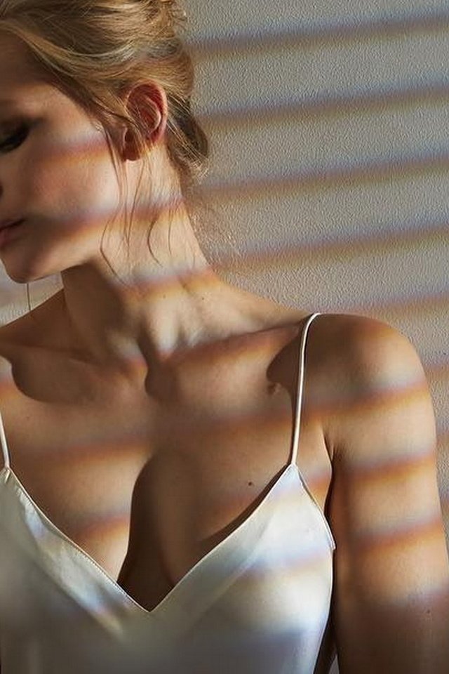 Обои девушка, блондинка, грудь, большая грудь, голые плечи, girl, blonde, chest, big breasts, bare shoulders разрешение 1920x1080 Загрузить