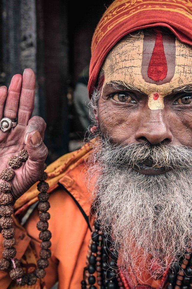 Обои рука, портрет, лицо, мужчина, старик, борода, непал, hand, portrait, face, male, the old man, beard, nepal разрешение 7360x4912 Загрузить