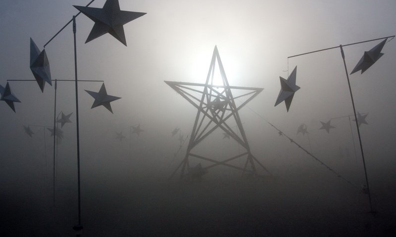 Обои свет, звезды, туман, light, stars, fog разрешение 1920x1440 Загрузить