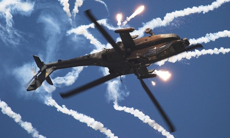 Обои дым, вертолет, тепловые ловушки, smoke, helicopter, flares разрешение 1920x1200 Загрузить