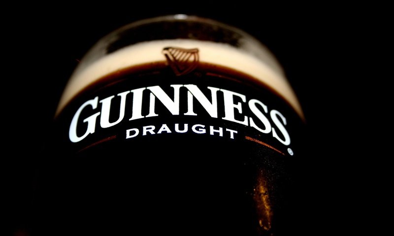 Обои макро, пиво, тёмное, draught, гиннесс, macro, beer, dark, guinness разрешение 1920x1200 Загрузить