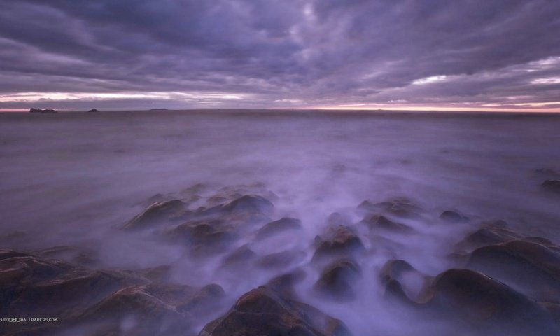 Обои небо, облака, камни, берег, море, горизонт, the sky, clouds, stones, shore, sea, horizon разрешение 1920x1080 Загрузить