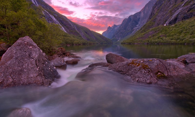 Обои озеро, горы, lake, mountains разрешение 2048x1553 Загрузить