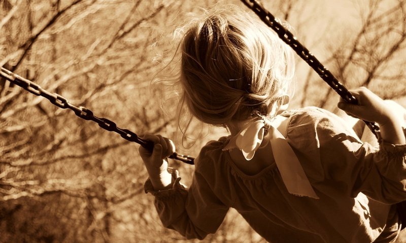 Обои сепия, девочка, ребенок, качели, sepia, girl, child, swing разрешение 1920x1080 Загрузить