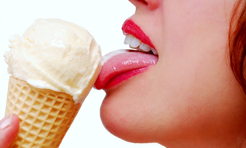 Обои девушка, мороженое, губы, язык, girl, ice cream, lips, language разрешение 6000x4016 Загрузить