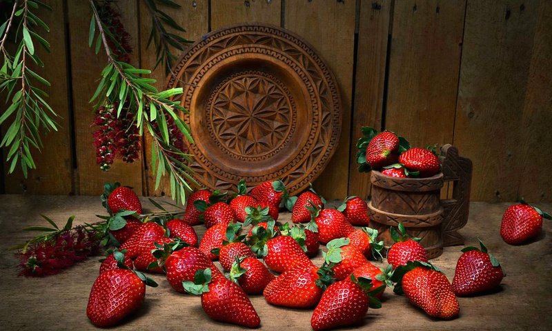 Обои клубника, кружка, ягоды, тарелка, натюрморт, strawberry, mug, berries, plate, still life разрешение 1920x1200 Загрузить