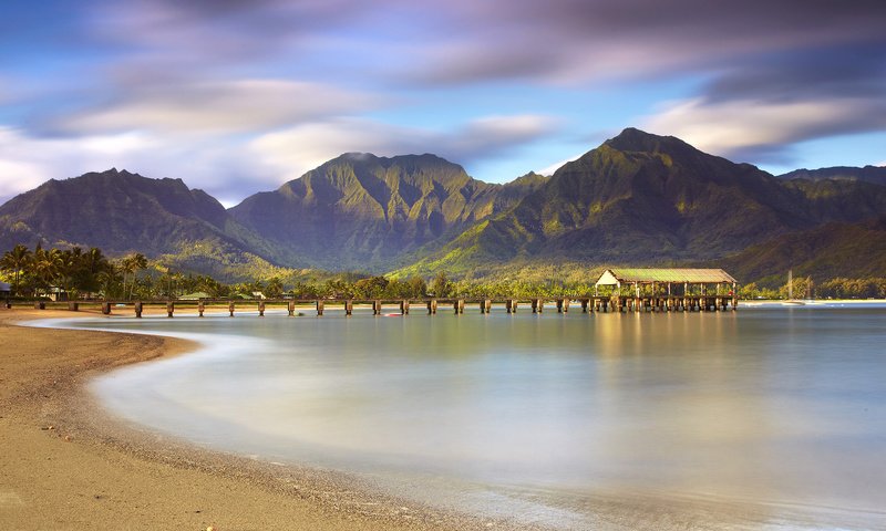 Обои небо, горы, море, пляж, пирс, пальмы, the sky, mountains, sea, beach, pierce, palm trees разрешение 1920x1200 Загрузить