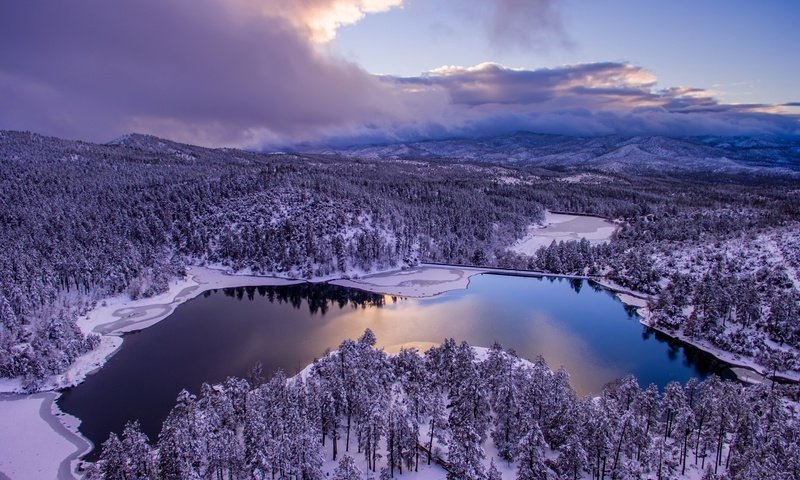 Обои небо, сша, облака, аризона, деревья, штат аризона, озеро, goldwater lake, озеро голдуотер, снег, прескотт, природа, озеро голдуотера, лес, зима, the sky, usa, clouds, az, trees, arizona, lake, lake goldwater, snow, prescott, nature, forest, winter разрешение 2880x2158 Загрузить