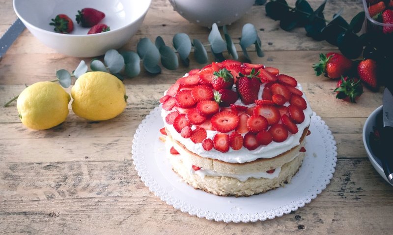 Обои клубника, торт, десерт, лимоны, strawberry, cake, dessert, lemons разрешение 1920x1250 Загрузить